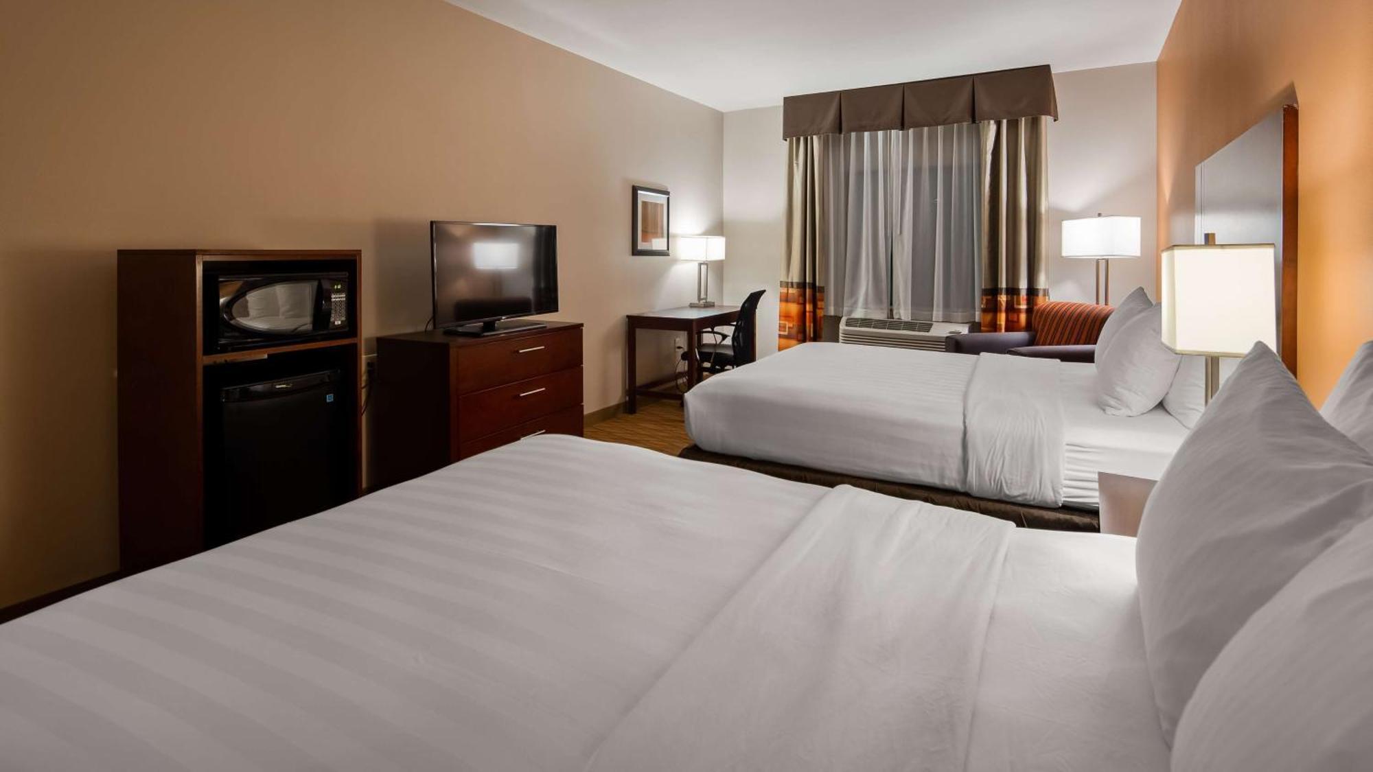 Best Western Plus Spring Inn & Suites Экстерьер фото
